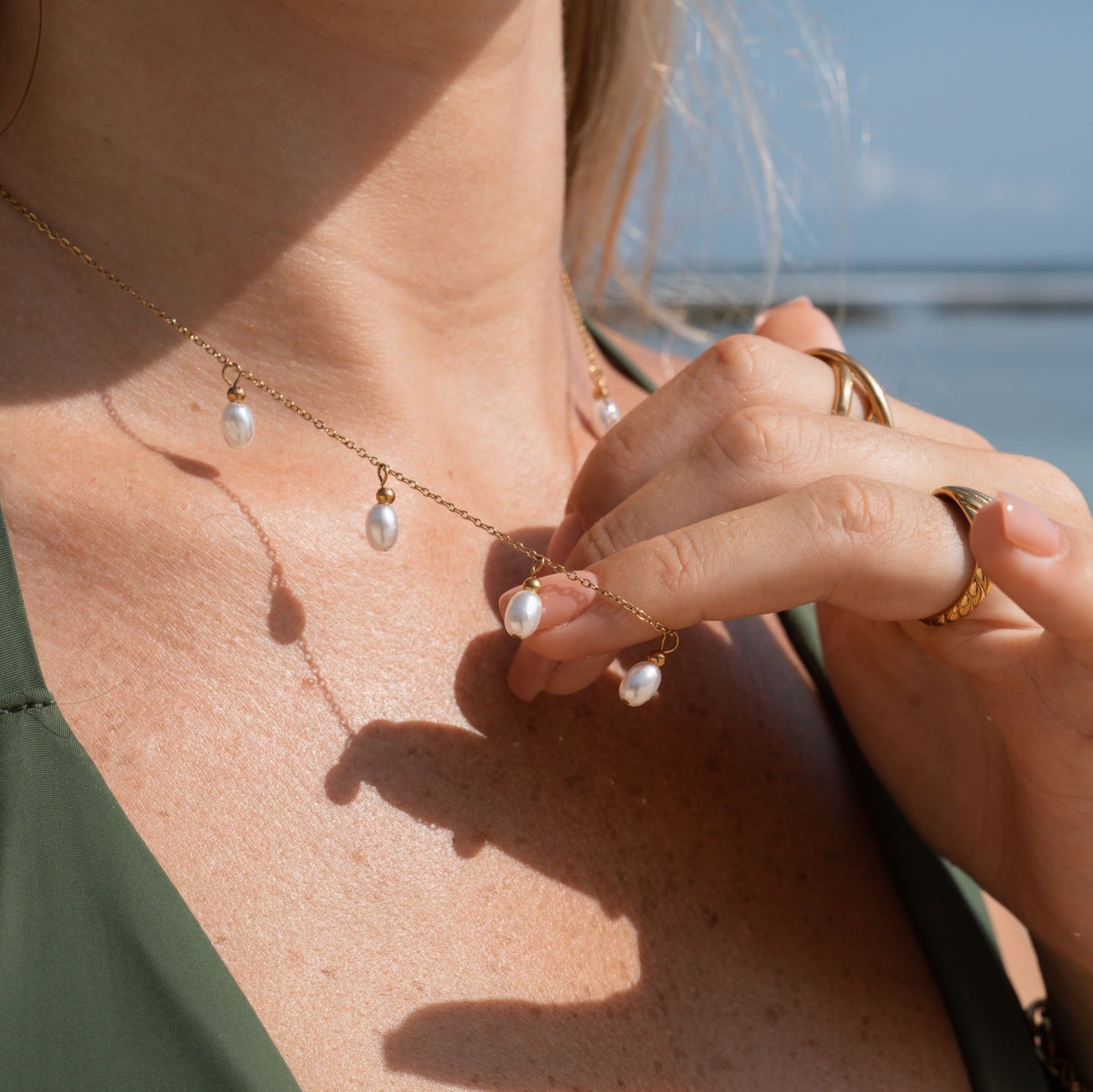 BLANC DE PERLES CHOKER