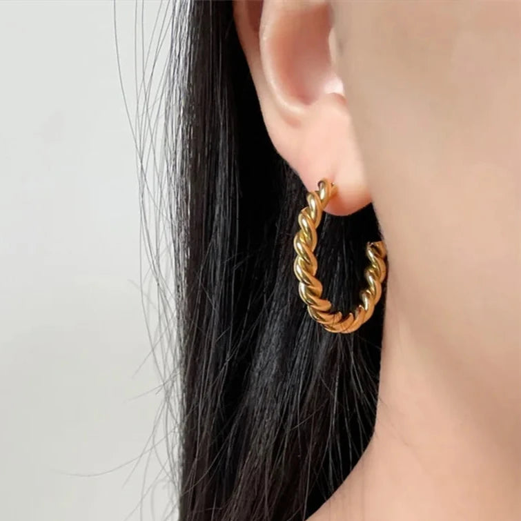 ALEINA LOOP EARRINGS